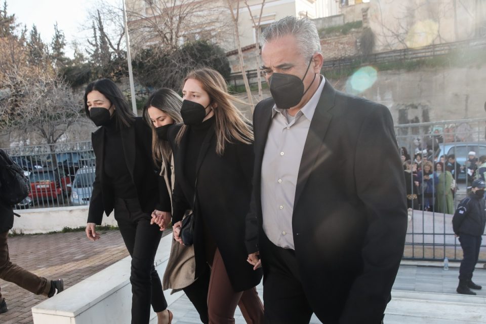 Πήρε αναβολή η δίκη του προπονητή ιστιοπλοΐας – Αμαλία: «κάθε φορά που έρχομαι υφίσταμαι νέο βιασμό» Πήρε αναβολή η δίκη του προπονητή ιστιοπλοΐας – Αμαλία: «κάθε φορά που έρχομαι υφίσταμαι νέο βιασμό»