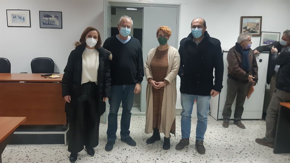 Συνάντηση του Δημάρχου Καβάλας με τους Συλλόγους Γονέων και Κηδεμόνων του Γυμνασίου και του Λυκείου Κρηνίδων Συνάντηση του Δημάρχου Καβάλας με τους Συλλόγους Γονέων και Κηδεμόνων του Γυμνασίου και του Λυκείου Κρηνίδων