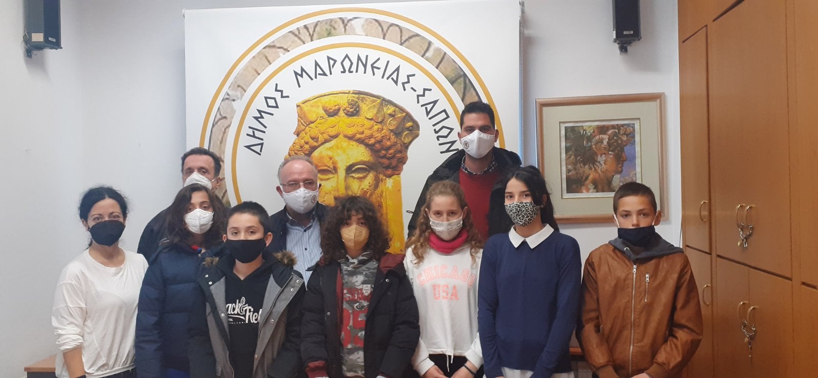 Συγχαρητήρια εκδήλωση για τους μαθητές του διαπολιτισμικού δημοτικού σχολείου Σαπών
