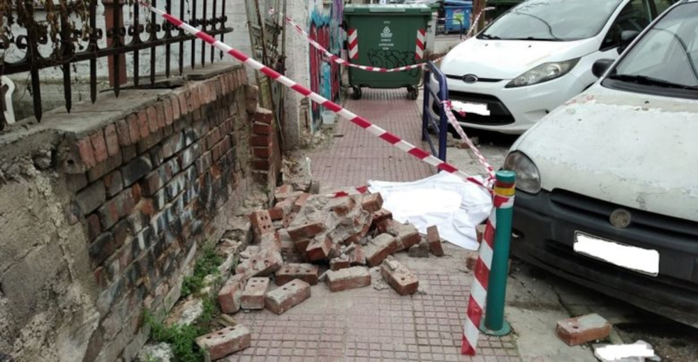 22χρονος έχασε τη ζωή του όταν τον καταπλάκωσε τοίχος παλαιού κτίσματος στη Λάρισα