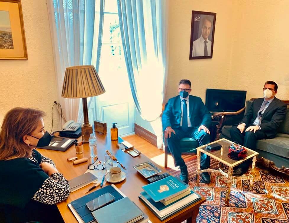 Συνάντηση Πέτροβιτς με τη Ντόρα Μπακογιάννη Συνάντηση Πέτροβιτς με τη Ντόρα Μπακογιάννη