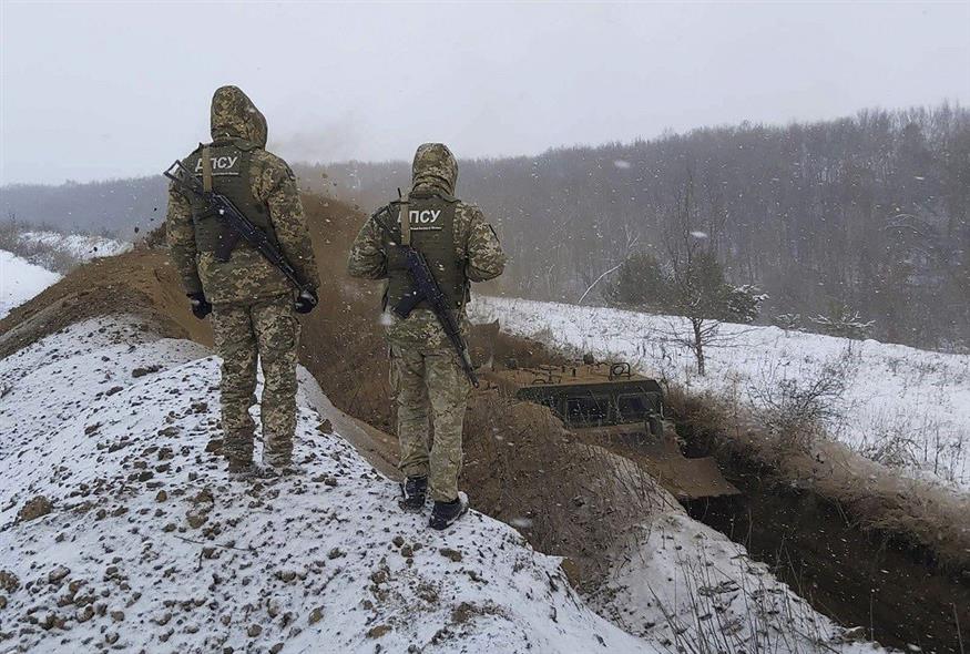 150.000 Ρώσοι στρατιώτες στα σύνορα με την Ουκρανία