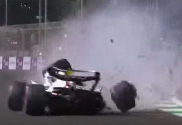Formula 1: Τρομακτικό ατύχημα του Σουμάχερ προκάλεσε προσωρινή διακοπή Formula 1: Τρομακτικό ατύχημα του Σουμάχερ προκάλεσε προσωρινή διακοπή