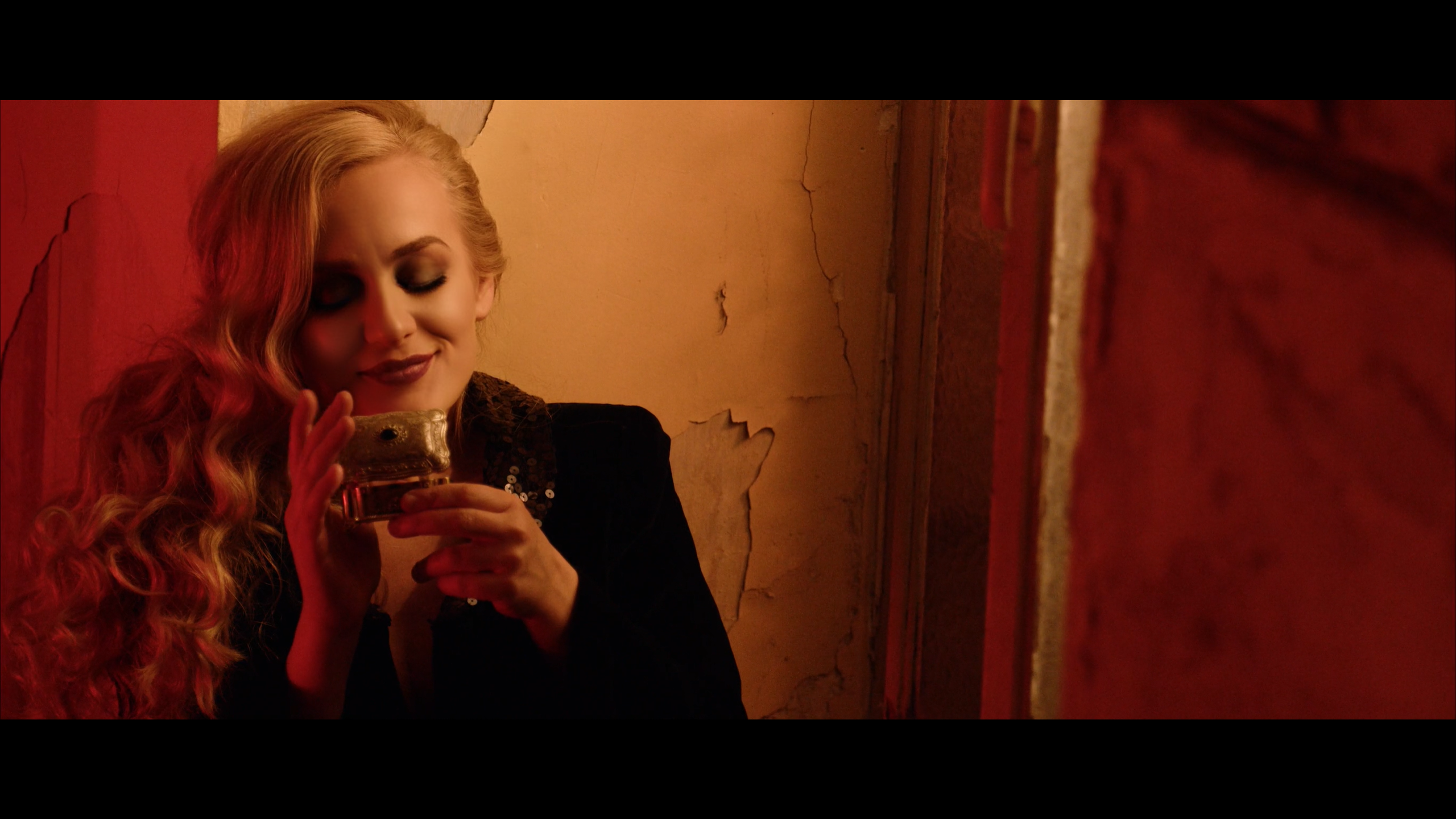 Lia Hide: Πρόσκληση …. σε Dinner! (video) Lia Hide: Πρόσκληση …. σε Dinner! (video)