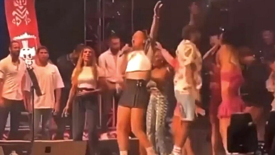 Survivor 5 (26/03): Το βίντεο από το Τουρκικό πάρτι ένωσης με τους Έλληνες πρώτους στον χορό ! Survivor 5 (26/03): Το βίντεο από το Τουρκικό πάρτι ένωσης με τους Έλληνες πρώτους στον χορό !