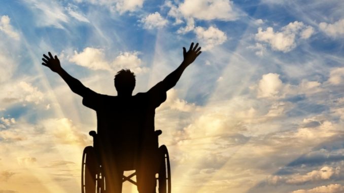 Ε.Σ.Α.μεΑ.: Παραλογισμός- κόβεται το επίδομα με το θάνατο του γονέα του ατόμου με βαριά αναπηρία, όταν το χρειάζεται περισσότερο…