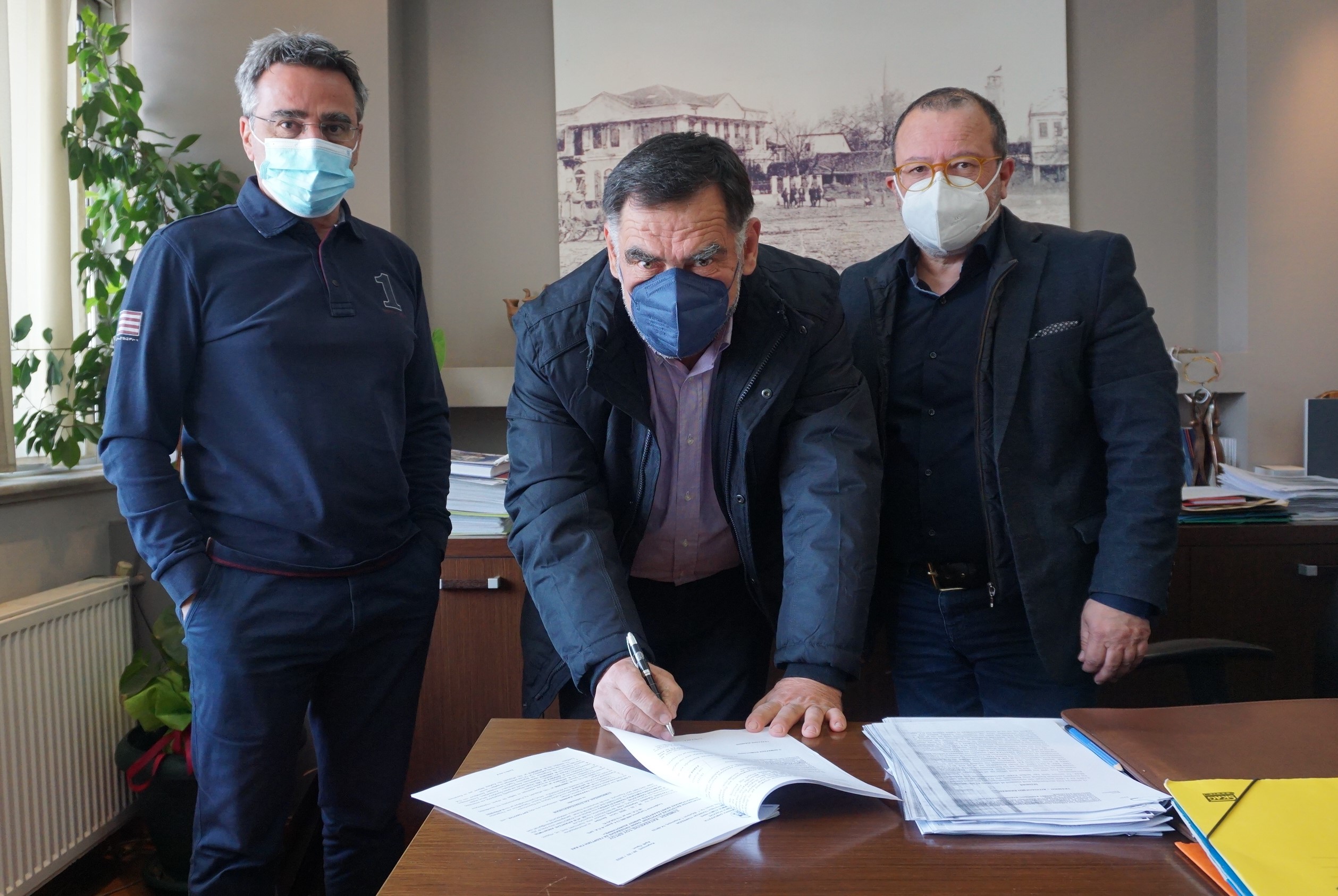 Εντός 10μήνου αγροτική οδοποιία σε Κόσμιο και Δημοτικά Σφαγεία Εντός 10μήνου αγροτική οδοποιία σε Κόσμιο και Δημοτικά Σφαγεία