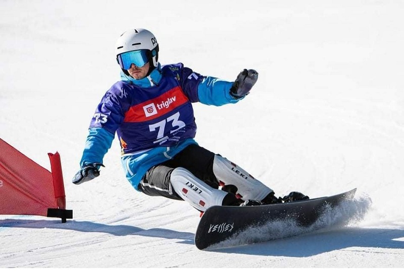 «Αργυρός» και «χάλκινος» ο Γιάννης Δούμος, στους διεθνείς αγώνες χιονοσανίδας, στην Σερβία