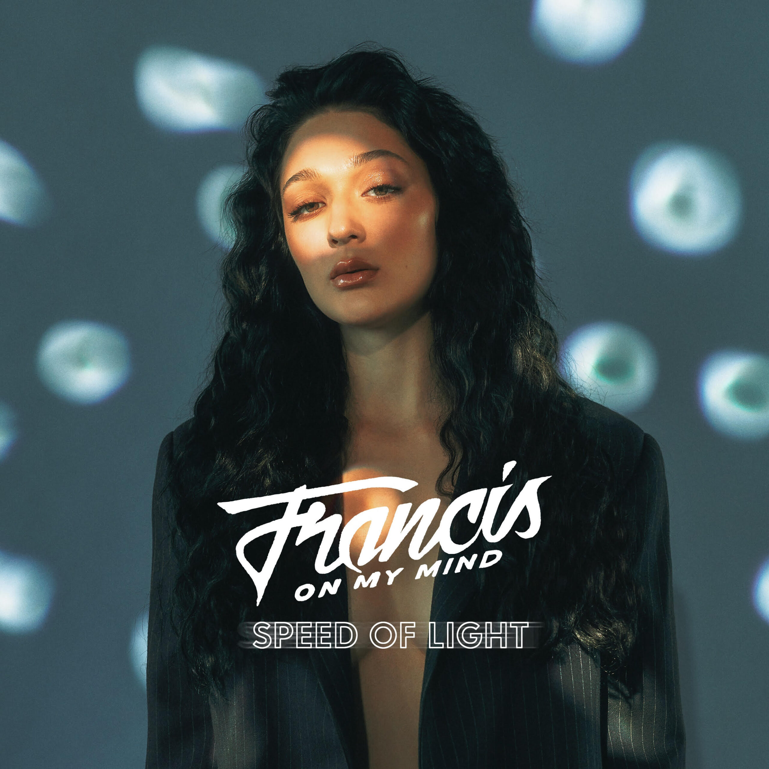 Ακούστε το νέο τραγούδι της Francis On My Mind – “Speed Of Light”