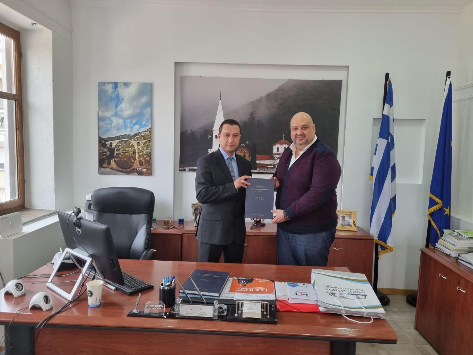 ΕΠΙΣΚΕΨΗ από τον ΣΥΛΛΟΓΟ ΒΙΟΜΗΧΑΝΩΝ και ΕΠΙΧΕΙΡΗΜΑΤΙΩΝ “ΤΣΑΝΑΚΚΑΛΕ” στον ΔΗΜΑΡΧΟ ΙΑΣΜΟΥ ΕΠΙΣΚΕΨΗ από τον ΣΥΛΛΟΓΟ ΒΙΟΜΗΧΑΝΩΝ και ΕΠΙΧΕΙΡΗΜΑΤΙΩΝ “ΤΣΑΝΑΚΚΑΛΕ” στον ΔΗΜΑΡΧΟ ΙΑΣΜΟΥ