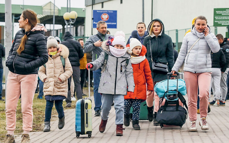 Ανοίγουν σπίτια για τα γυναικόπαιδα της Ουκρανίας – Ανάγκη να βρεθούν κι άλλοι χώροι