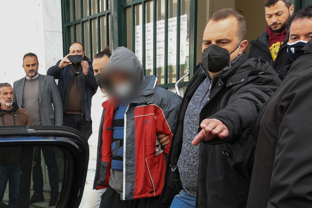 Ανδραβίδα: Σοκάρει ο 12χρονος που είδε νεκρούς μητέρα και αδέρφια Ανδραβίδα: Σοκάρει ο 12χρονος που είδε νεκρούς μητέρα και αδέρφια