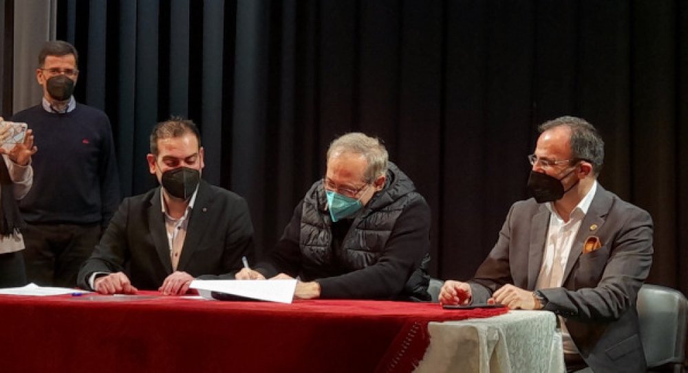 Νέος Καλλιτεχνικός Διευθυντής του ΔΗ.ΠΕ.ΘΕ. Σερρών ο Γιώργος Ανδρέου Νέος Καλλιτεχνικός Διευθυντής του ΔΗ.ΠΕ.ΘΕ. Σερρών ο Γιώργος Ανδρέου