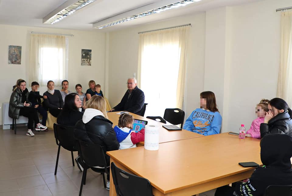 O Δήμαρχος Καβάλας στον Οίκο Κοινωνικής Μέριμνας και Προστασίας, όπου φιλοξενούνται πρόσφυγες από την Ουκρανία