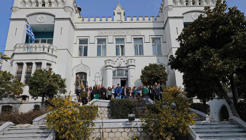 Το Δημαρχείο Καβάλας επισκέφτηκαν μαθητές και καθηγητές που συμμετέχουν στο πρόγραμμα Erasmus: «Climate is Changing. Let’s Change Climate. Make Difference Together» Το Δημαρχείο Καβάλας επισκέφτηκαν μαθητές και καθηγητές που συμμετέχουν στο πρόγραμμα Erasmus: «Climate is Changing. Let’s Change Climate. Make Difference Together»
