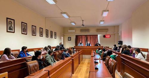 12χρονοι μαθητές στα έδρανα του Δημοτικού Συμβουλίου Ξάνθης 12χρονοι μαθητές στα έδρανα του Δημοτικού Συμβουλίου Ξάνθης
