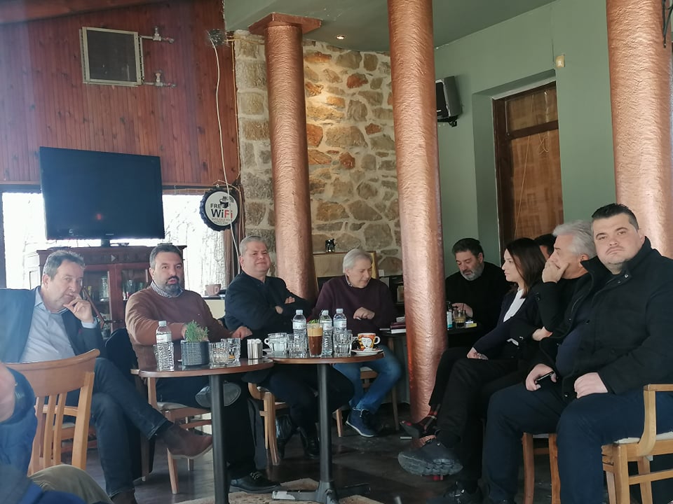 Ο Δημήτρης Χαρίτου σε συνάντηση με αλιείς παρουσία του πρώην υπουργού Αγροτικής Ανάπτυξης Στ. Αραχωβίτη Ο Δημήτρης Χαρίτου σε συνάντηση με αλιείς παρουσία του πρώην υπουργού Αγροτικής Ανάπτυξης Στ. Αραχωβίτη
