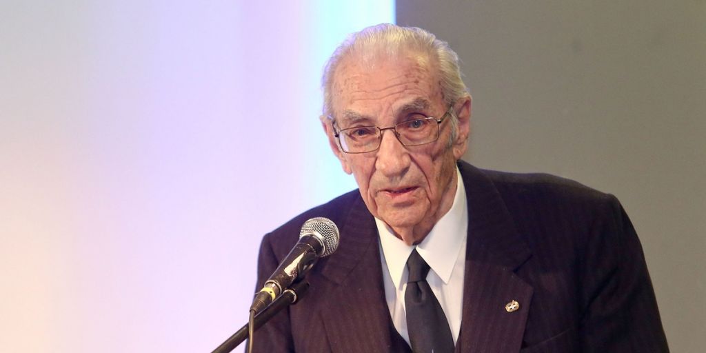 Πέθανε ο «πατριάρχης» της αθλητικής δημοσιογραφίας Πέτρος Λινάρδος Πέθανε ο «πατριάρχης» της αθλητικής δημοσιογραφίας Πέτρος Λινάρδος