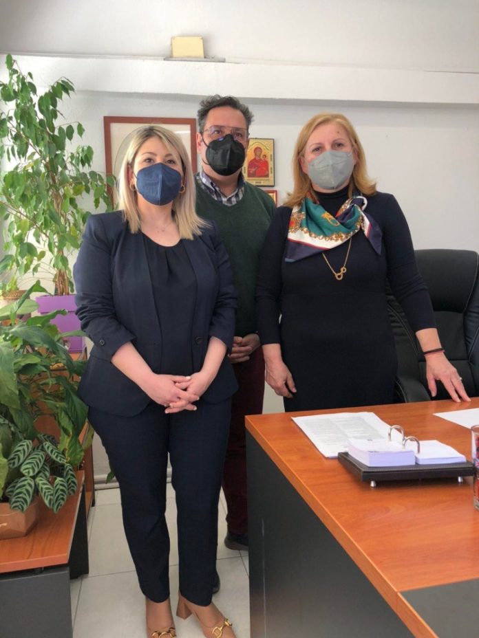 Οι πρόεδροι των ΟΕΒΕΣ Ροδόπης και Ξάνθης στην Περιφερειακή Διευθύντρια του ΟΑΕΔ Οι πρόεδροι των ΟΕΒΕΣ Ροδόπης και Ξάνθης στην Περιφερειακή Διευθύντρια του ΟΑΕΔ
