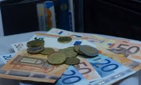Πότε θα γίνει η πληρωμή του επιδόματος των 300 ευρώ Πότε θα γίνει η πληρωμή του επιδόματος των 300 ευρώ