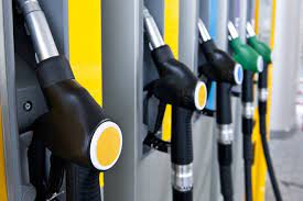 Πρόταση ΠΟΠΕΚ για καύσιμα: 1, 50 βενζίνη, 1,10 πετρέλαιο κίνησης και 90 λεπτά πετρέλαιο θέρμανσης