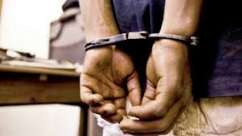 Θεσσαλονίκη: Συνελήφθη 53χρονος για βιασμό ανήλικης κατ΄εξακολούθηση, απειλώντας ότι θα χώριζε τη μητέρα της Θεσσαλονίκη: Συνελήφθη 53χρονος για βιασμό ανήλικης κατ΄εξακολούθηση, απειλώντας ότι θα χώριζε τη μητέρα της
