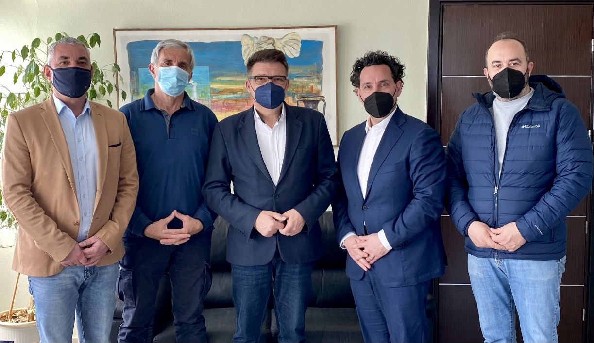 Συνάντηση Πέτροβιτς με το ΔΣ του Εμπορικού Συλλόγου Αλεξανδρούπολης Συνάντηση Πέτροβιτς με το ΔΣ του Εμπορικού Συλλόγου Αλεξανδρούπολης