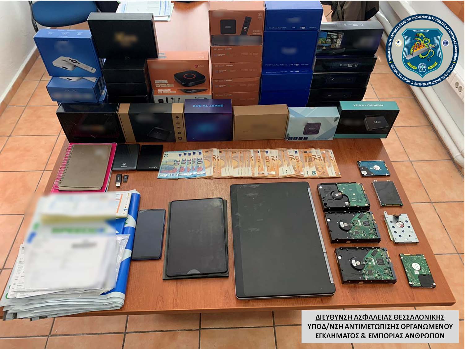 Συνελήφθη 70χρονος που δραστηριοποιούνταν στο χώρο της «πειρατείας» συνδρομητικών καναλιών Συνελήφθη 70χρονος που δραστηριοποιούνταν στο χώρο της «πειρατείας» συνδρομητικών καναλιών
