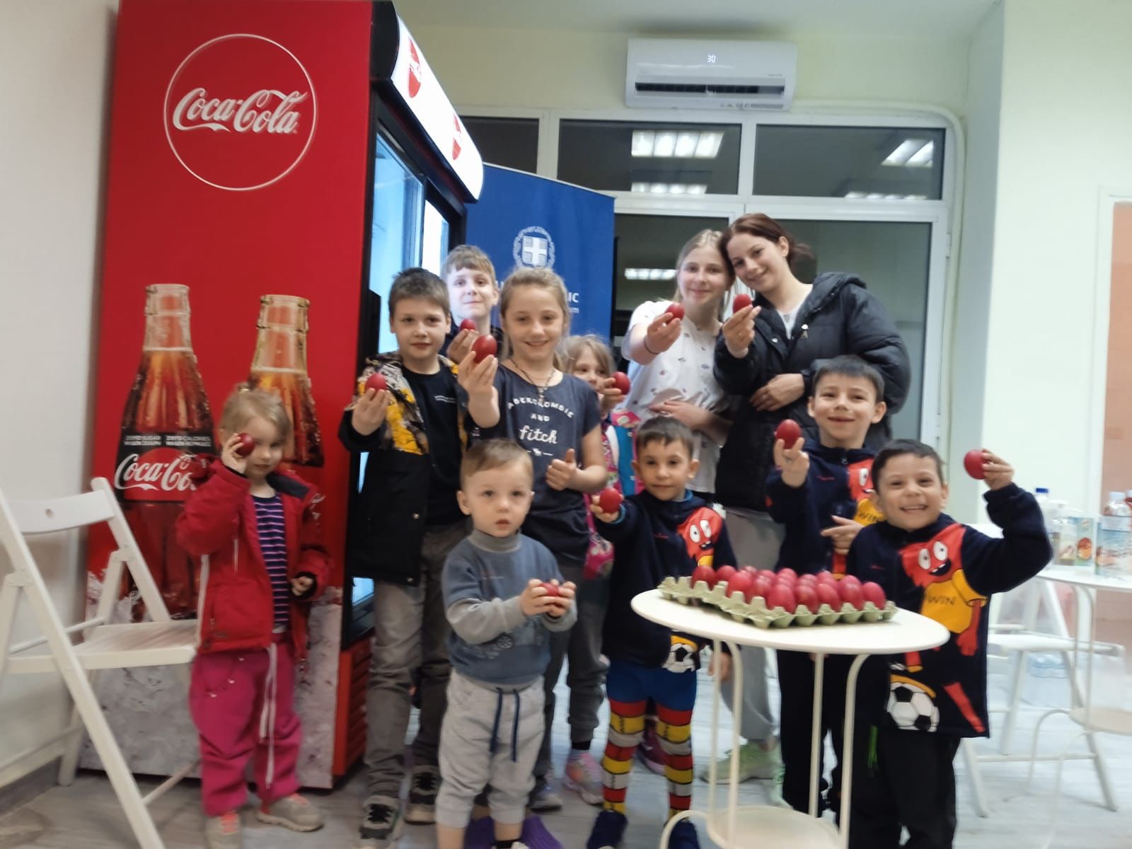 Έφτασαν στην Ελλάδα από την Ουκρανία τα πρώτα ασυνόδευτα παιδιά του πολέμου Έφτασαν στην Ελλάδα από την Ουκρανία τα πρώτα ασυνόδευτα παιδιά του πολέμου