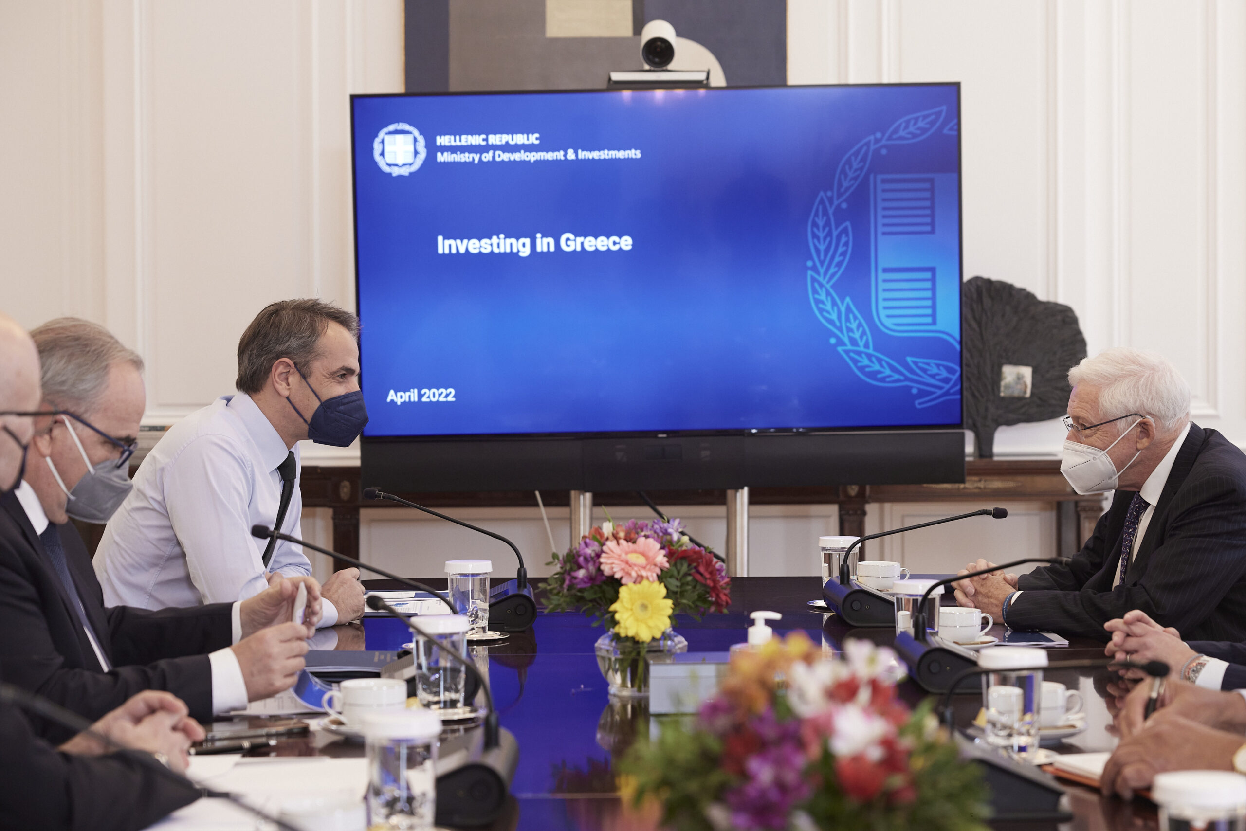 Συνάντηση Κυριάκου Μητσοτάκη με Charles Dallara του Partners Group και τον CEO της Pharmathen, Δημήτρη Καδή Συνάντηση Κυριάκου Μητσοτάκη με Charles Dallara του Partners Group και τον CEO της Pharmathen, Δημήτρη Καδή