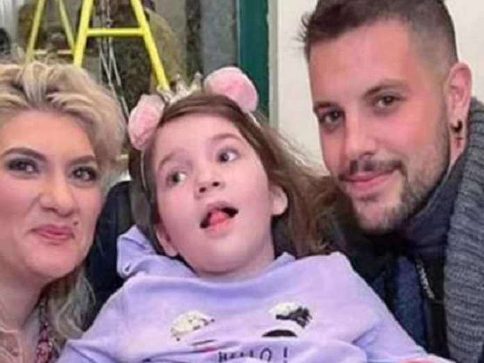 Ψάχνουν και για δεύτερη ουσία στον οργανισμό της 9χρονης Τζωρτζίνας! Ψάχνουν και για δεύτερη ουσία στον οργανισμό της 9χρονης Τζωρτζίνας!