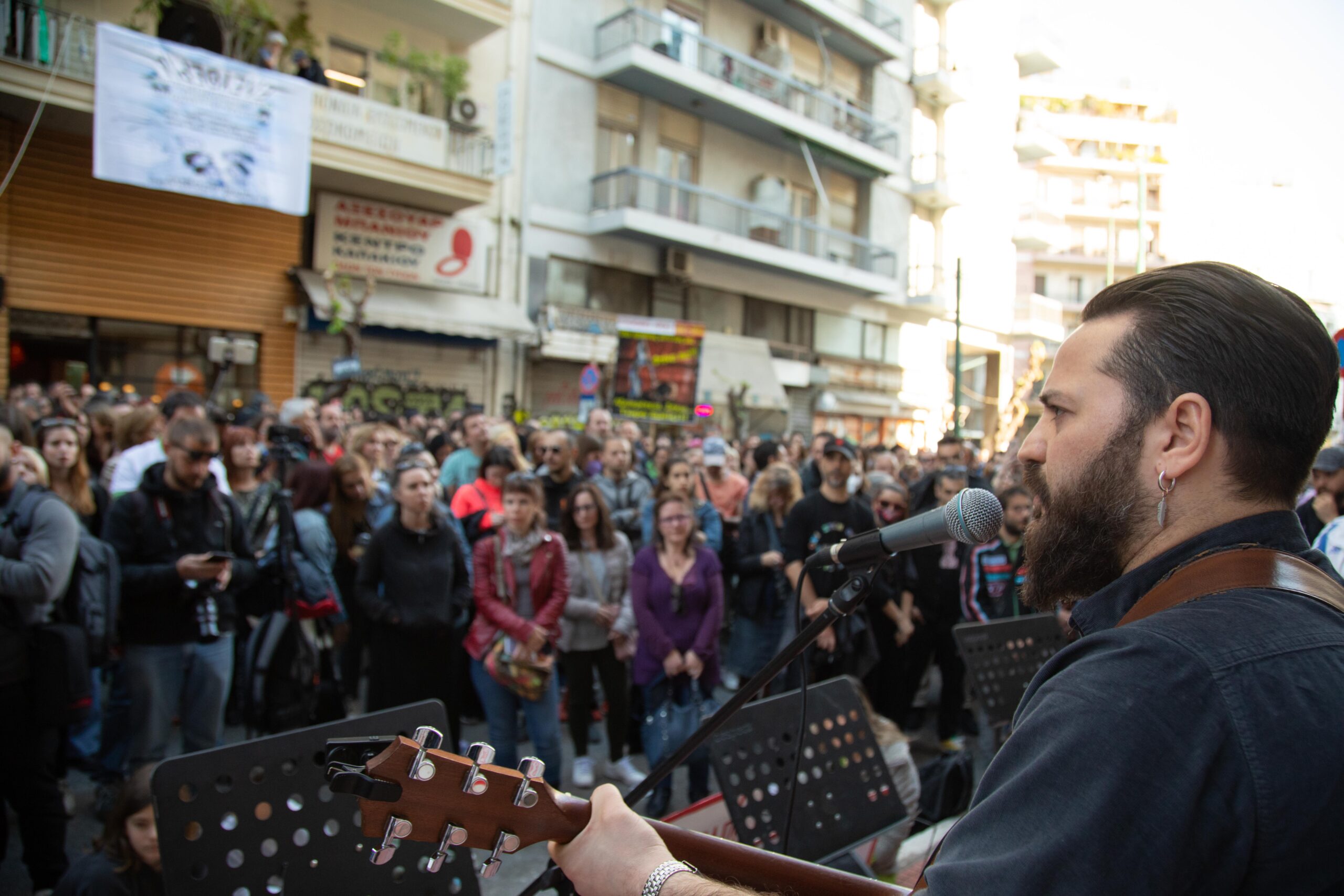 Πλήθος καλλιτεχνών στη συναυλία συμπαράστασης προς τους υγειονομικούς-απεργούς πείνας