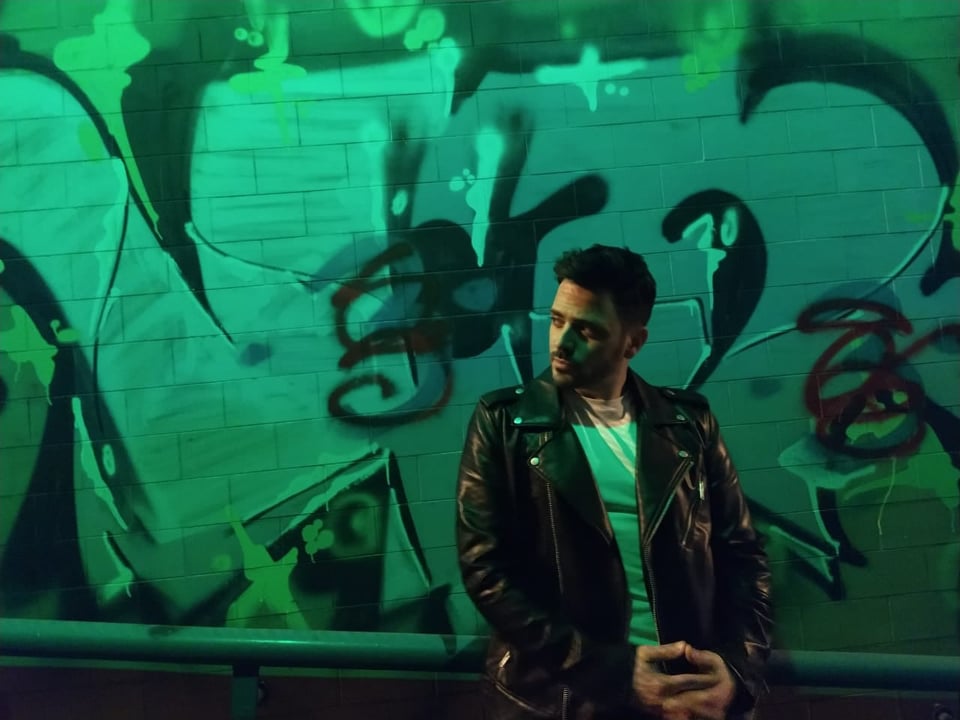 Νίκος Δούρος: Κυκλοφόρησε το νέο του τραγούδι με τίτλο «1/4»