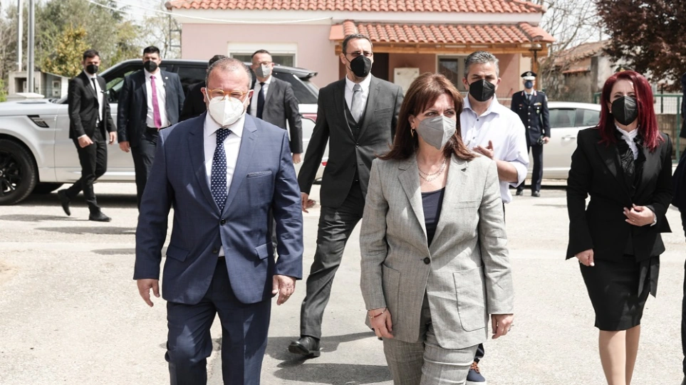 Η Κατερίνα Σακελλαροπούλου επισκέφθηκε τη Ροδόπη τη δεύτερη ημέρα της περιοδείας της στη Θράκη Η Κατερίνα Σακελλαροπούλου επισκέφθηκε τη Ροδόπη τη δεύτερη ημέρα της περιοδείας της στη Θράκη