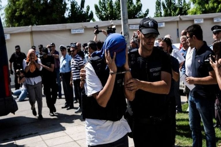 Έφυγαν από την Ελλάδα οι 8 Τούρκοι στρατιωτικοί που κατηγορήθηκαν ως πραξικοπηματίες και είχαν καταφύγει με ελικόπτερο στον Έβρο Έφυγαν από την Ελλάδα οι 8 Τούρκοι στρατιωτικοί που κατηγορήθηκαν ως πραξικοπηματίες και είχαν καταφύγει με ελικόπτερο στον Έβρο