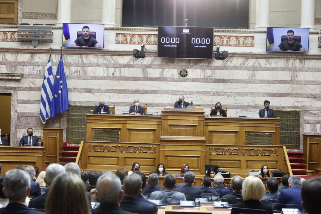 Ζελένσκι στην Ελληνική Βουλή: «Και η Ουκρανία λέει Ελευθερία ή Θάνατος» Ζελένσκι στην Ελληνική Βουλή: «Και η Ουκρανία λέει Ελευθερία ή Θάνατος»