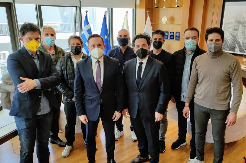 Ο Γιάννης Ζαμπούκης συναντήθηκε με το νέο ΔΣ του Εμπορικού Συλλόγου Αλεξανδρούπολης Ο Γιάννης Ζαμπούκης συναντήθηκε με το νέο ΔΣ του Εμπορικού Συλλόγου Αλεξανδρούπολης