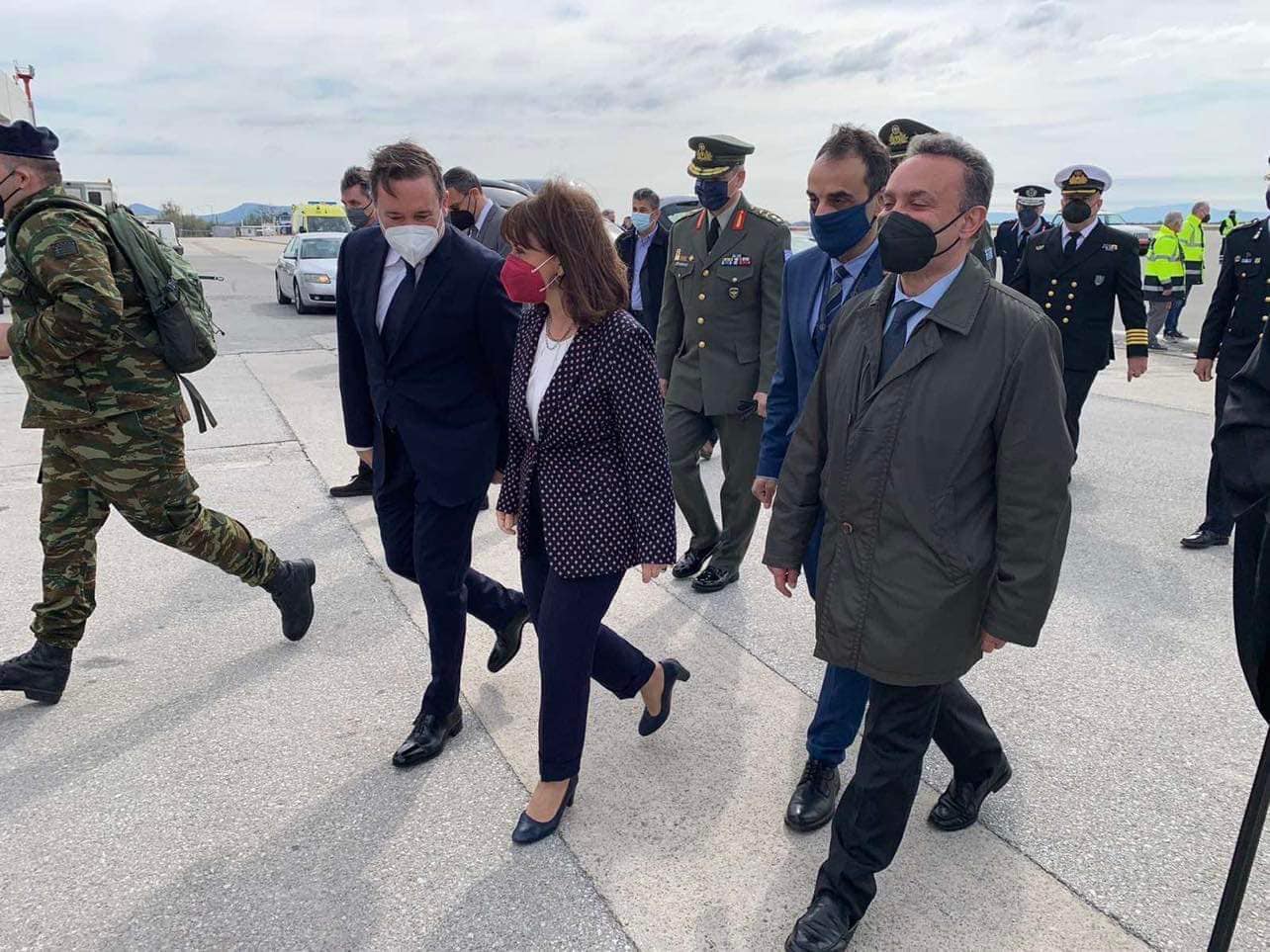 Ο Γιάννης Ζαμπούκης υποδέχτηκε στην Αλεξανδρούπολη την Κατερίνα Σακελλαροπούλου Ο Γιάννης Ζαμπούκης υποδέχτηκε στην Αλεξανδρούπολη την Κατερίνα Σακελλαροπούλου