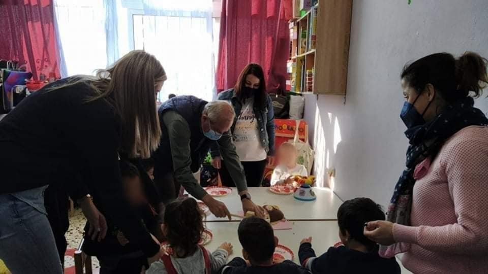 Ο Δήμαρχος Καβάλας στο Ειδικό Νηπιαγωγείο Καβάλας Ο Δήμαρχος Καβάλας στο Ειδικό Νηπιαγωγείο Καβάλας