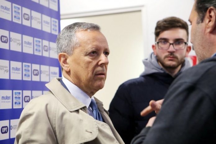Εγκλωβισμένη και σε αδιέξοδο η ΕΠΟ: Τα επικρατέστερα σενάρια για όλες τις ομάδες, οι αντιδράσεις και οι νέες προσφυγές Εγκλωβισμένη και σε αδιέξοδο η ΕΠΟ: Τα επικρατέστερα σενάρια για όλες τις ομάδες, οι αντιδράσεις και οι νέες προσφυγές