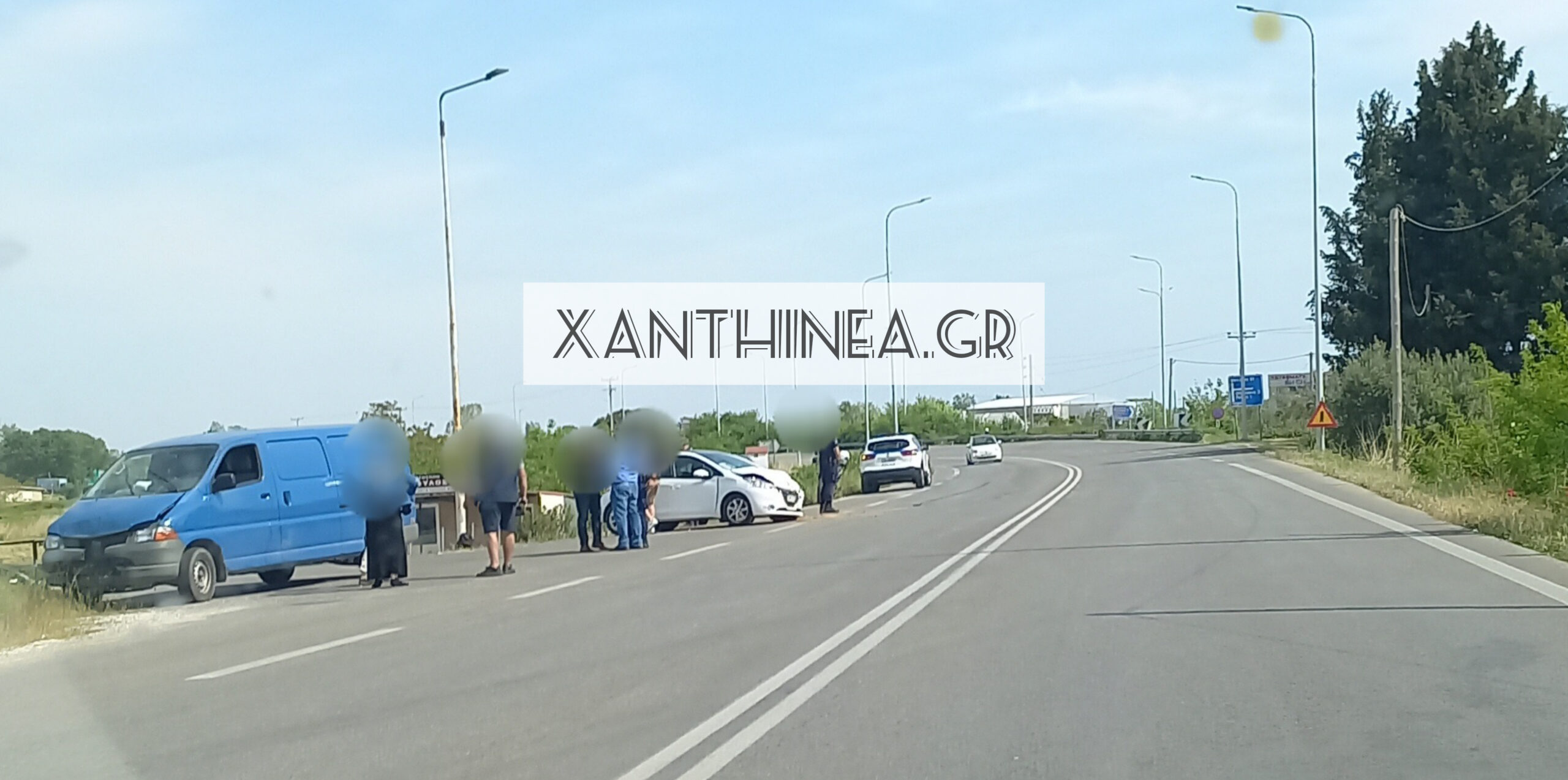 Σύγκρουση αυτοκινήτων έξω από το Εμπορικό στην Ξάνθη Σύγκρουση αυτοκινήτων έξω από το Εμπορικό στην Ξάνθη