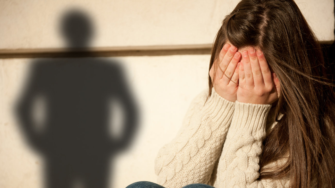 Φλώρινα: Μαθήτρια εκμυστηρεύτηκε στους καθηγητές της ότι ο πατέρας της την κακοποιούσε σεξουαλικά
