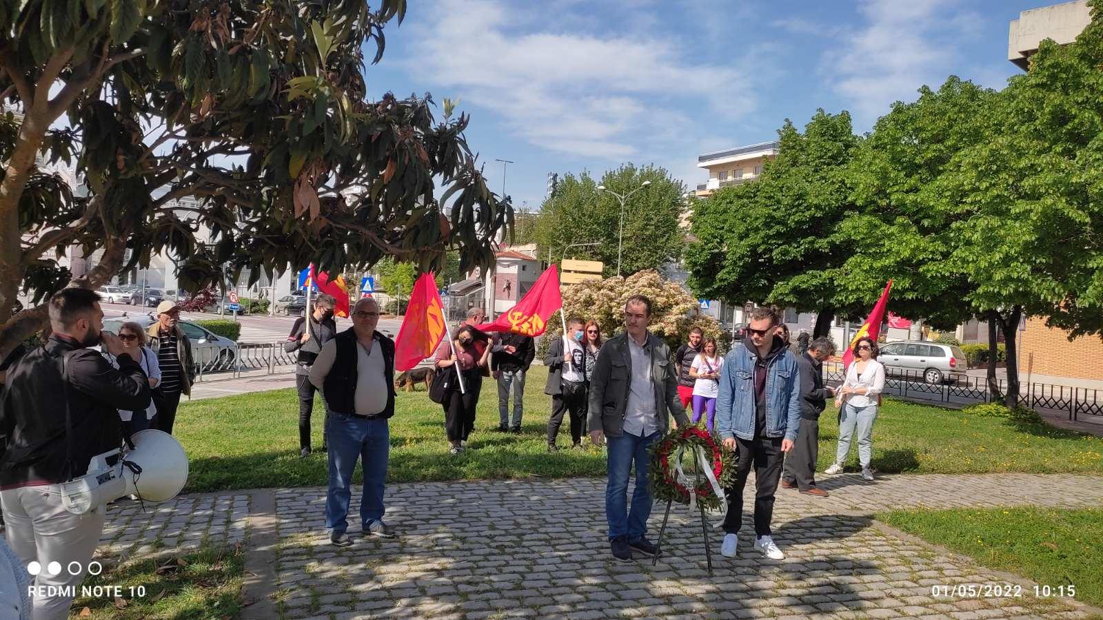 Κατάθεση στεφάνων για την Πρωτομαγιά από ΚΚΕ-ΚΝΕ ΡΟΔΟΠΗΣ