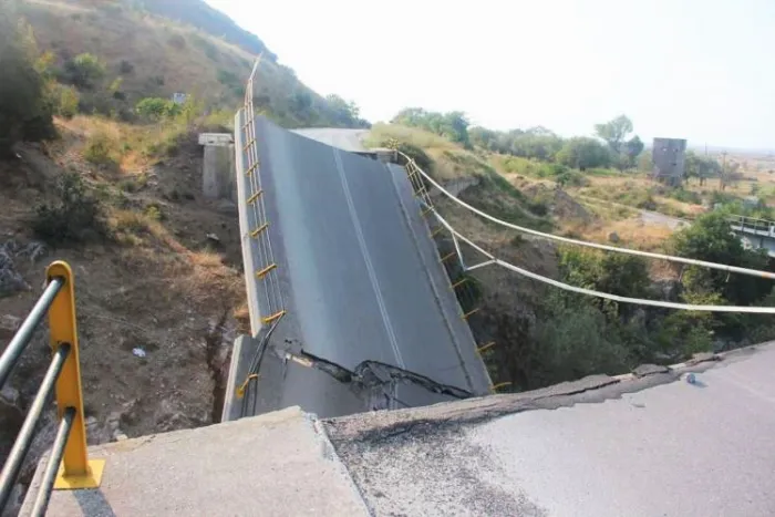 Περιφερειακή Σύνθεση : «Χωρίς ντροπή «κομπάζουν» για τη γέφυρα του Κομψάτου»
