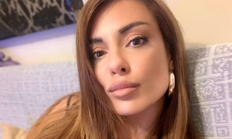 Μίνα Αρναούτη: Συγκλονίζει δείχνοντας για πρώτη φορά το σημάδι από τη σιδερένια μπάρα που έσπασε τα πλευρά και τρύπησε τον πνεύμονα της Μίνα Αρναούτη: Συγκλονίζει δείχνοντας για πρώτη φορά το σημάδι από τη σιδερένια μπάρα που έσπασε τα πλευρά και τρύπησε τον πνεύμονα της