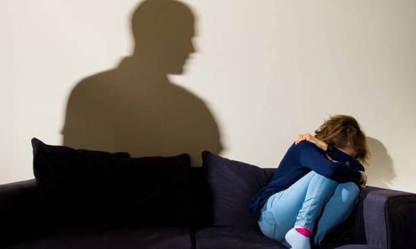 Δώδεκα χρόνια κάθειρξη στον πατέρα για την σεξουαλική κακοποίηση της ανήλικης κόρης του