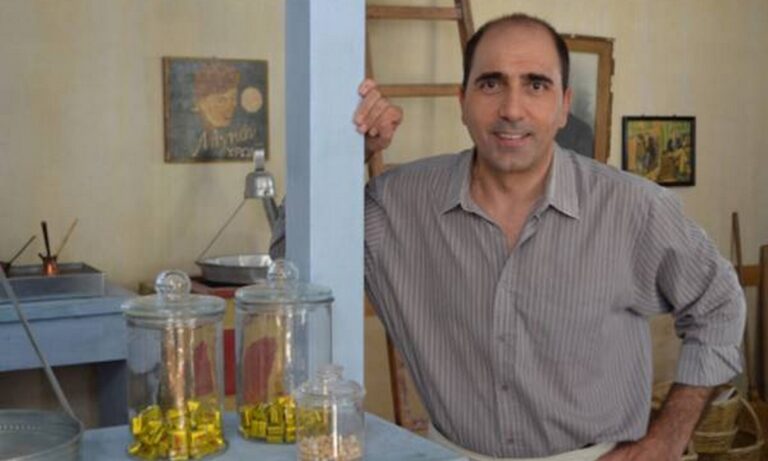 Άγριες Μέλισσες: Ο Παναγιώτης τα βρίσκει με τον Σταμάτη Άγριες Μέλισσες: Ο Παναγιώτης τα βρίσκει με τον Σταμάτη