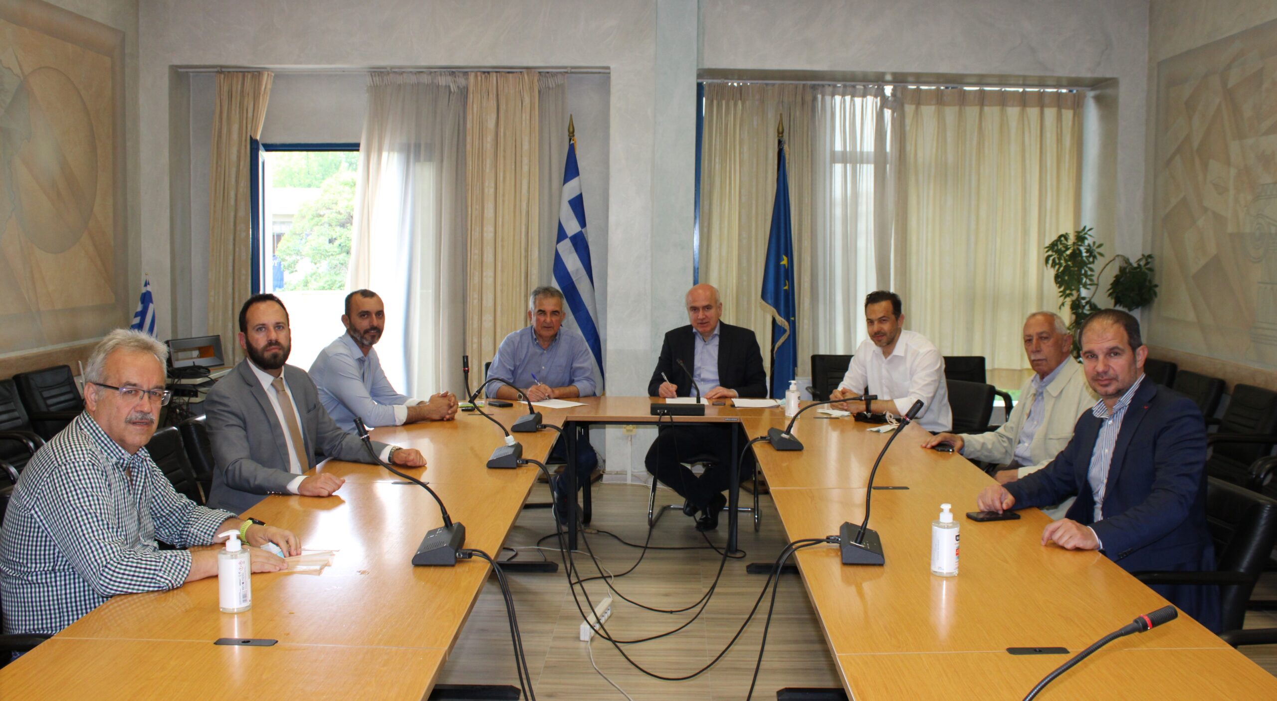 Υπογράφηκε από τον Περιφερειάρχη Χρήστο Μέτιο και την ανάδοχο εταιρεία η σύμβαση για την κατασκευή της νέας γέφυρας Κομψάτου Υπογράφηκε από τον Περιφερειάρχη Χρήστο Μέτιο και την ανάδοχο εταιρεία η σύμβαση για την κατασκευή της νέας γέφυρας Κομψάτου