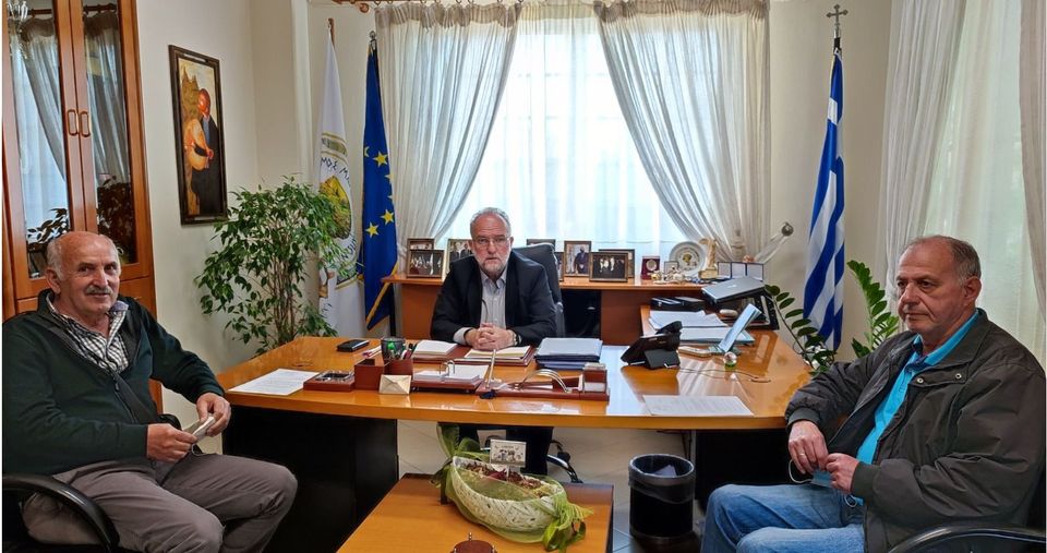 Συνάντηση Δημάρχου Μαρωνείας Σαπών με το Διεθυντή της ΕΠΑΣ Μαθητείας της ΔΥΠΑ (Πρώην ΟΑΕΔ) Κομοτηνής Συνάντηση Δημάρχου Μαρωνείας Σαπών με το Διεθυντή της ΕΠΑΣ Μαθητείας της ΔΥΠΑ (Πρώην ΟΑΕΔ) Κομοτηνής