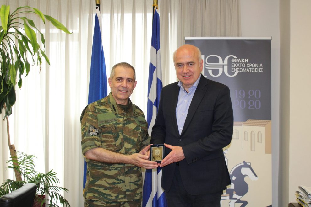 Επίσκεψη στον Περιφερειάρχη ΑΜΘ του Διοικητή της 1ης Στρατιάς Επίσκεψη στον Περιφερειάρχη ΑΜΘ του Διοικητή της 1ης Στρατιάς